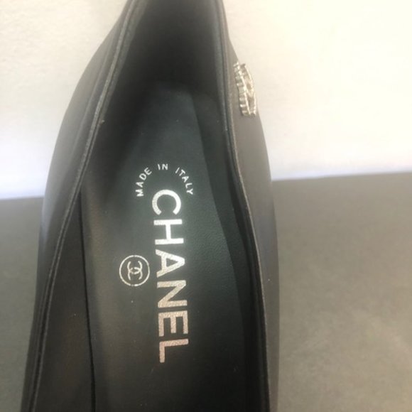 Chanel Lambskin Black Pumps size 38, 7.5 US - Picture 16 of 16